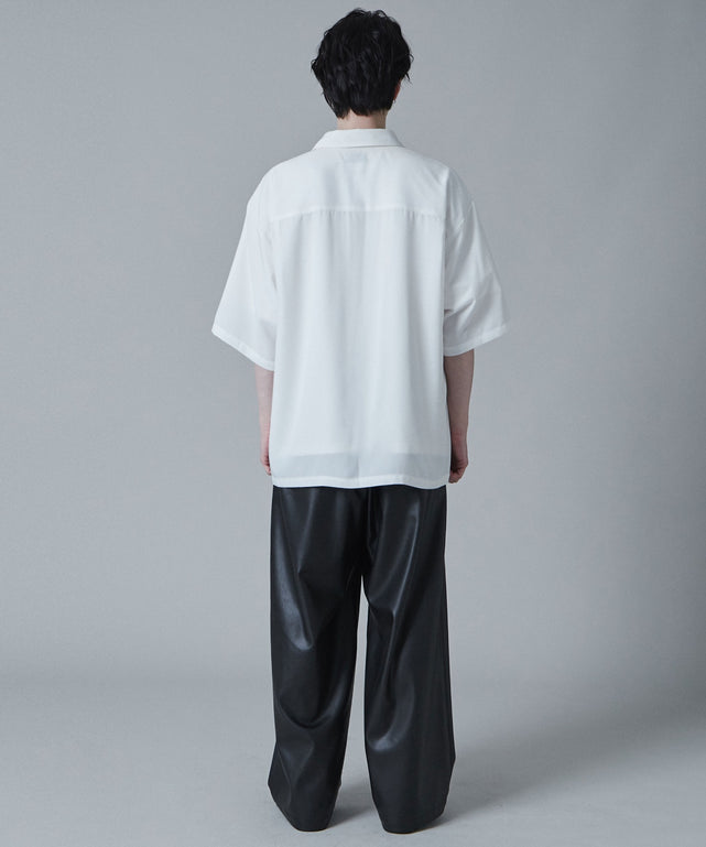 ホワイト　モデル:180cm L着用