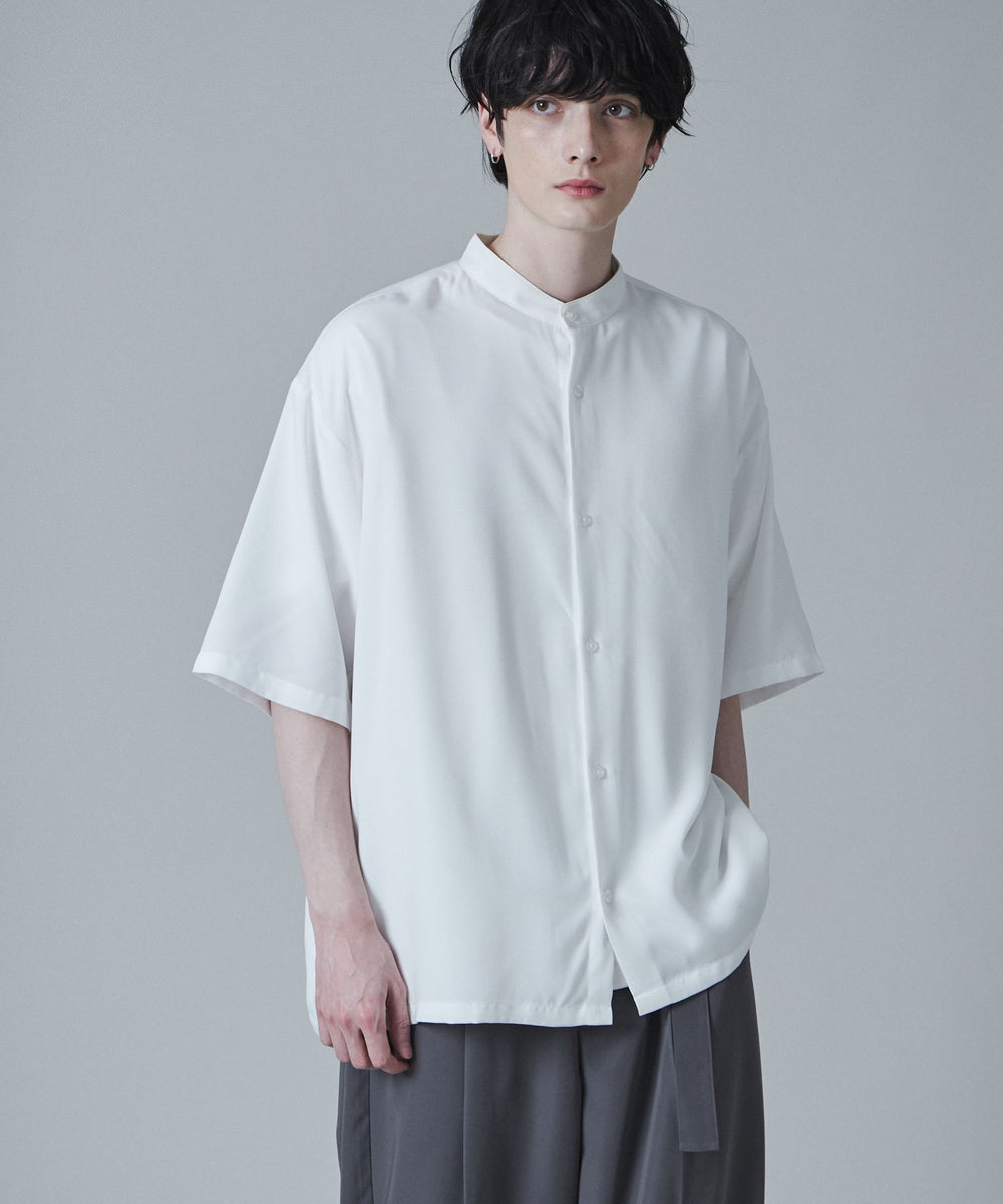 ホワイト  モデル:180cm L着用