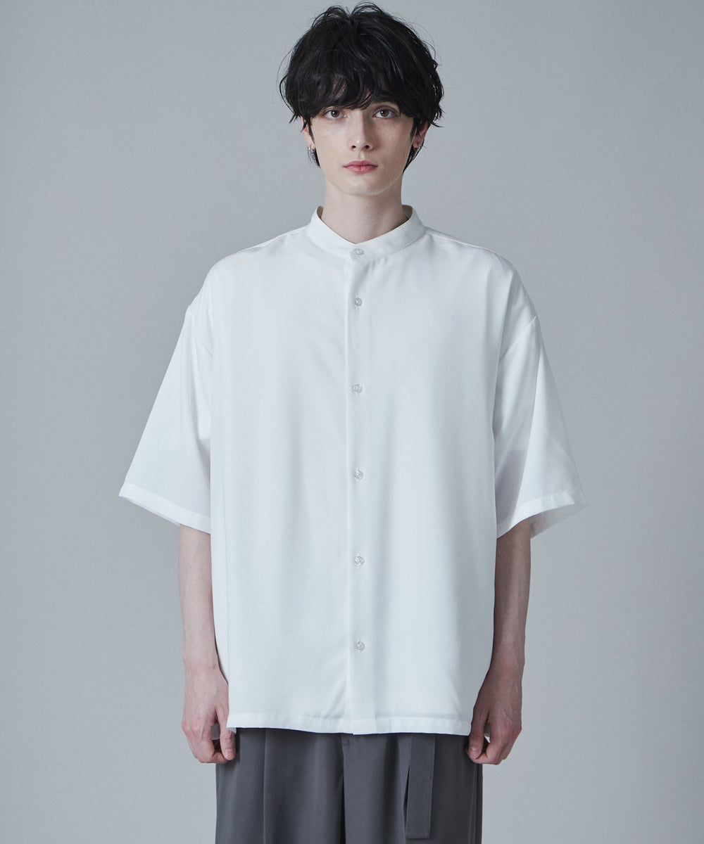 ホワイト  モデル:180cm L着用