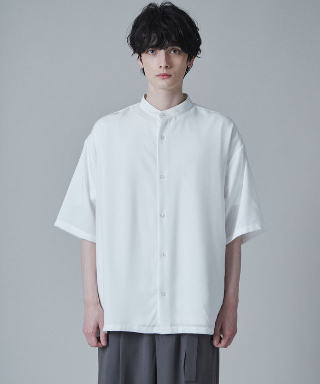 ホワイト  モデル:180cm L着用