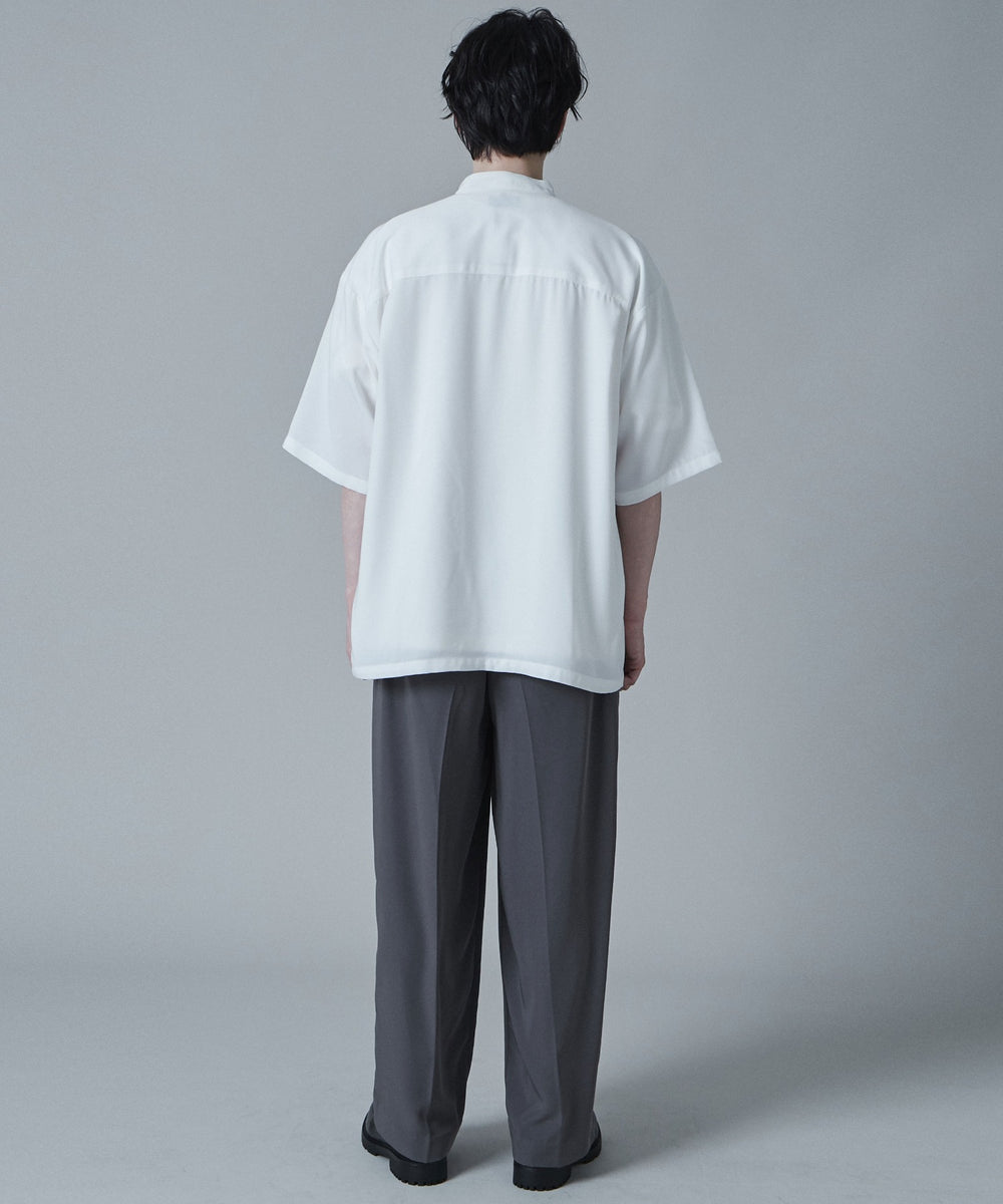 ホワイト  モデル:180cm L着用