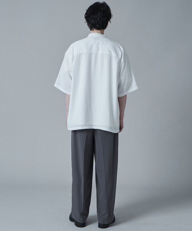 ホワイト  モデル:180cm L着用