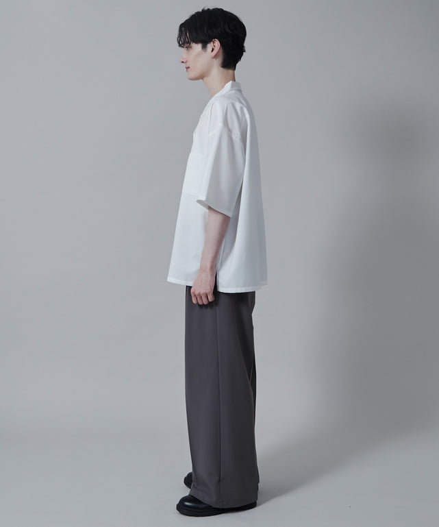 ホワイト モデル：180cm L着用