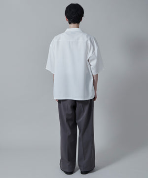 ホワイト モデル：180cm L着用