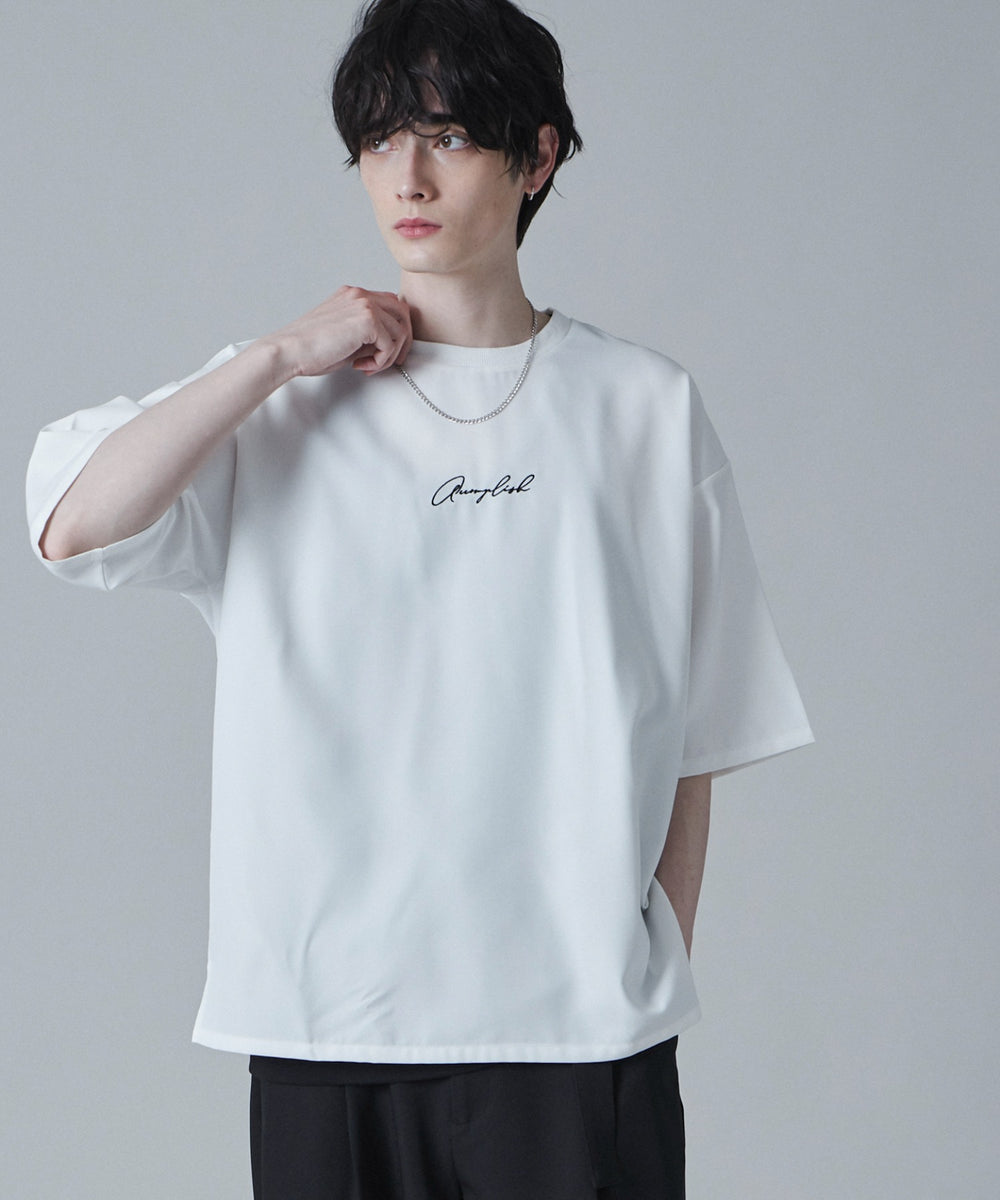 ホワイト モデル：180cm L着用