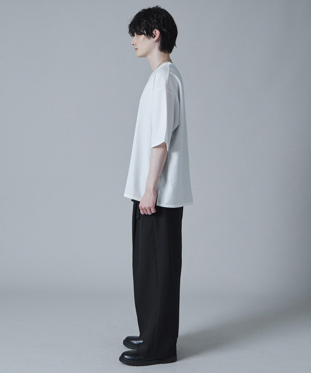 ホワイト モデル：180cm L着用