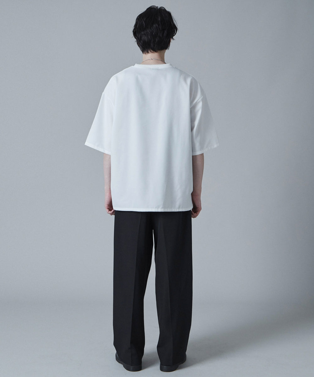 ホワイト モデル：180cm L着用