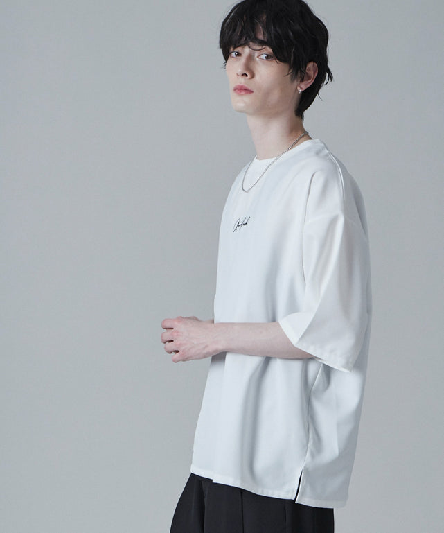 ホワイト モデル：180cm L着用