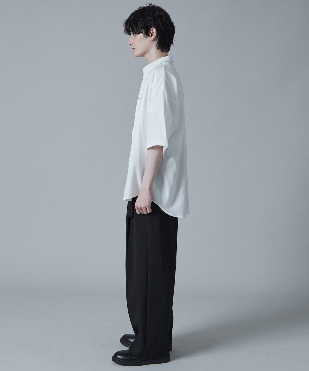 ホワイト モデル：180cm L着用