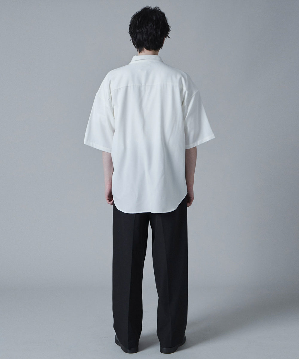 ホワイト モデル：180cm L着用