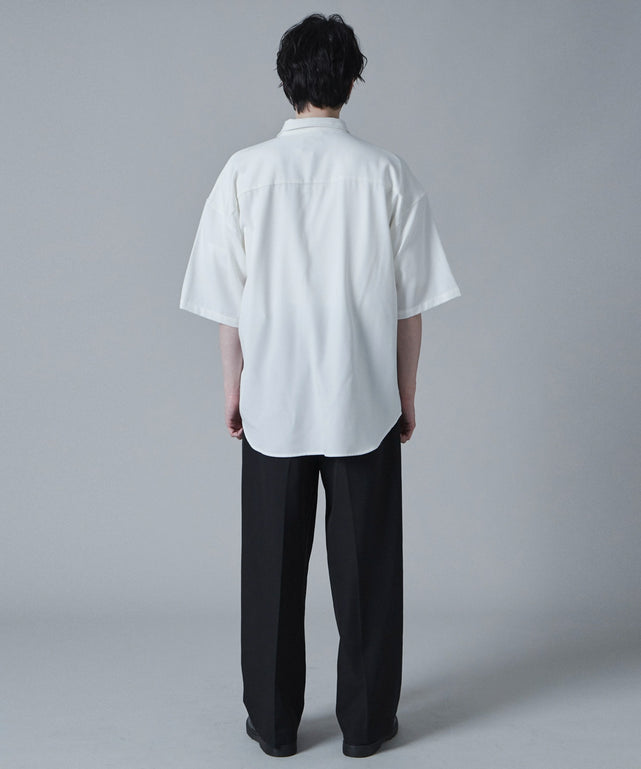 ホワイト モデル：180cm L着用