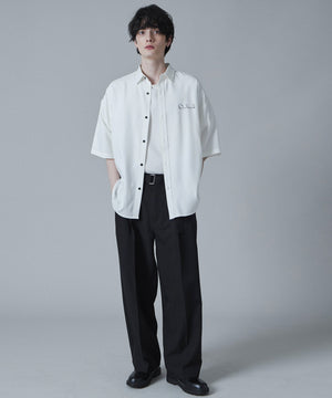 ホワイト モデル：180cm L着用