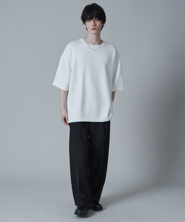 ホワイト モデル：180cm L着用