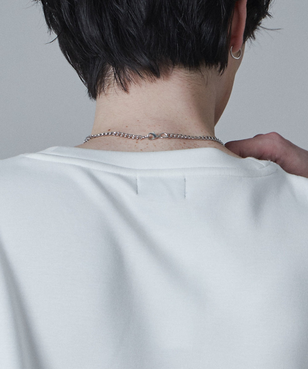 ホワイト モデル：180cm L着用