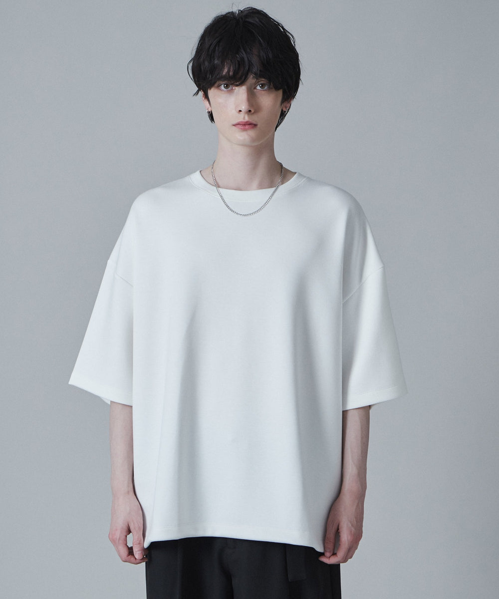 ホワイト モデル：180cm L着用