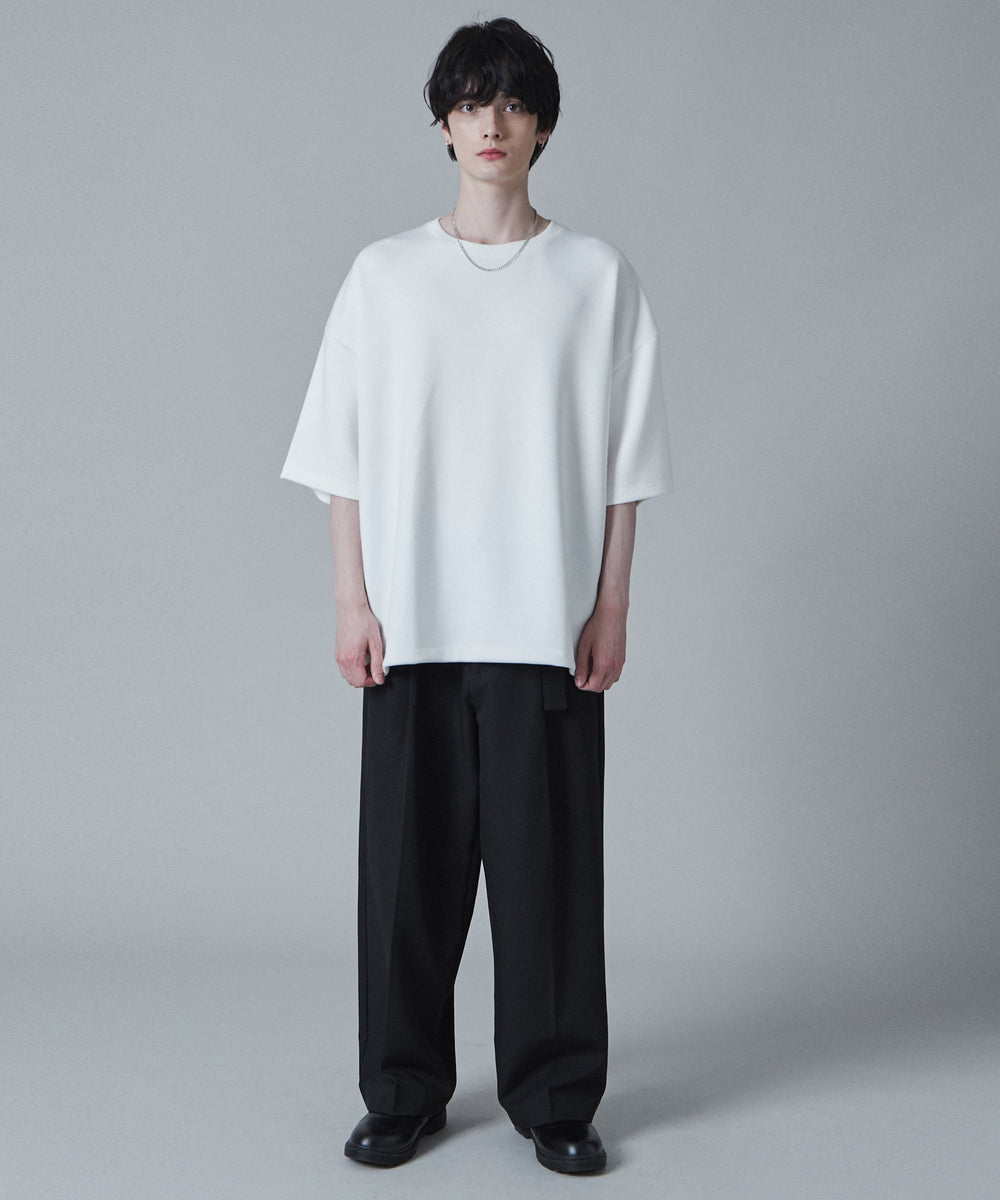 ホワイト モデル：180cm L着用