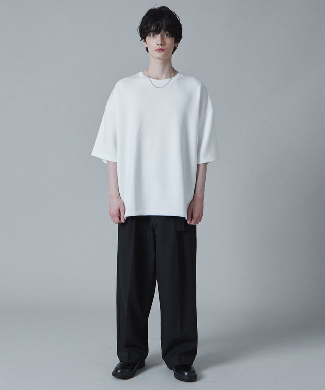 ホワイト モデル：180cm L着用