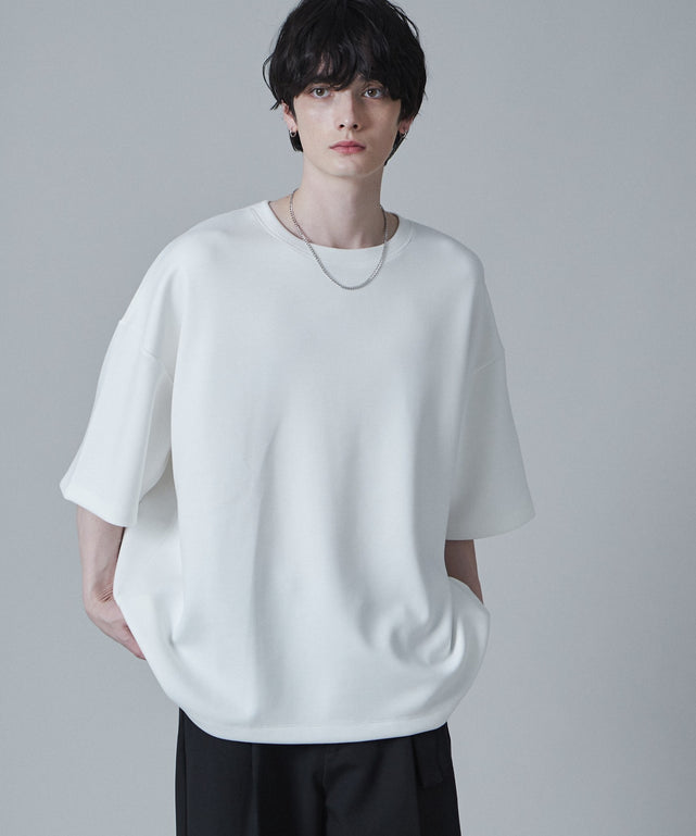 ホワイト モデル：180cm L着用