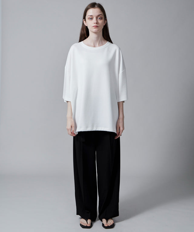 ホワイト モデル：173cm L着用