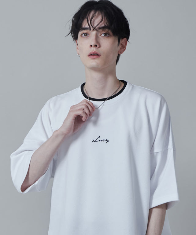 ホワイト モデル：180cm L着用