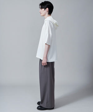 ホワイト モデル：180cm L着用