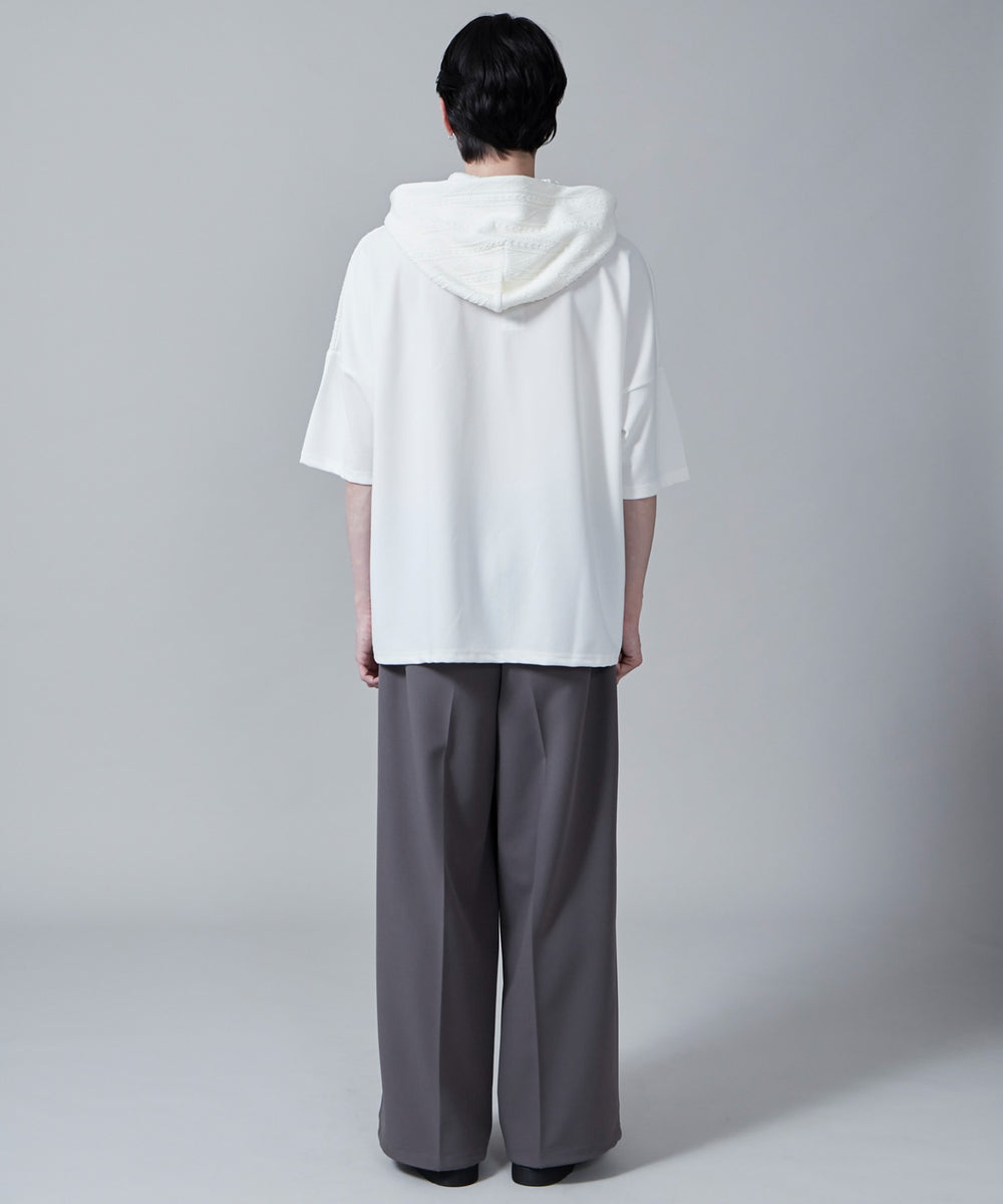 ホワイト モデル：180cm L着用