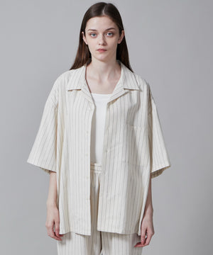 オフホワイト モデル：173cm L着用