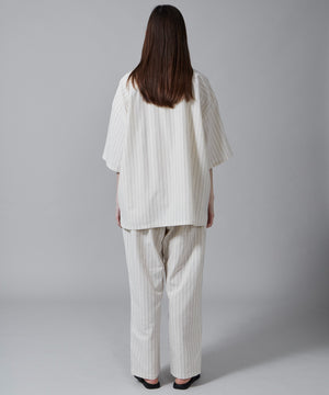 オフホワイト モデル：173cm L着用