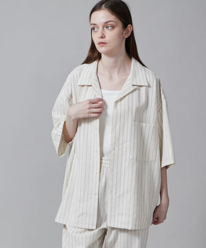 オフホワイト モデル：173cm L着用