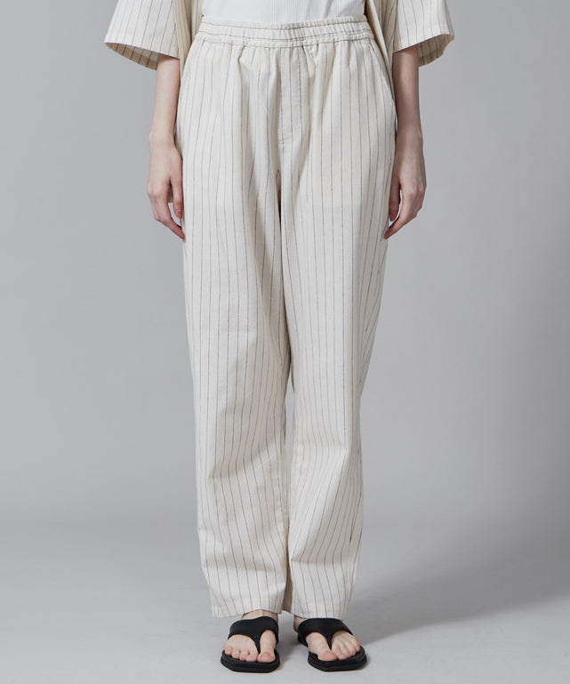 オフホワイト モデル：173cm L着用