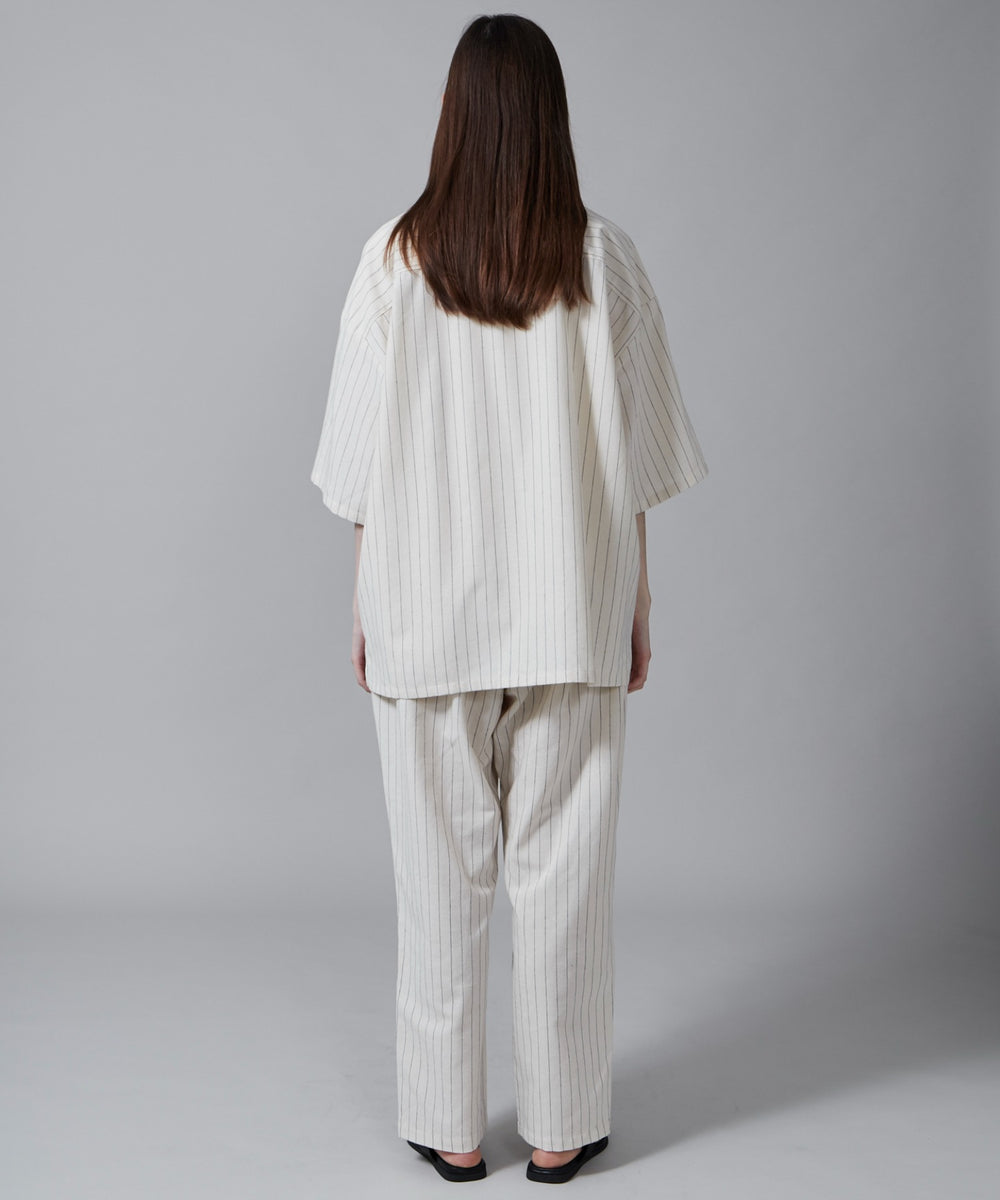 オフホワイト モデル：173cm L着用