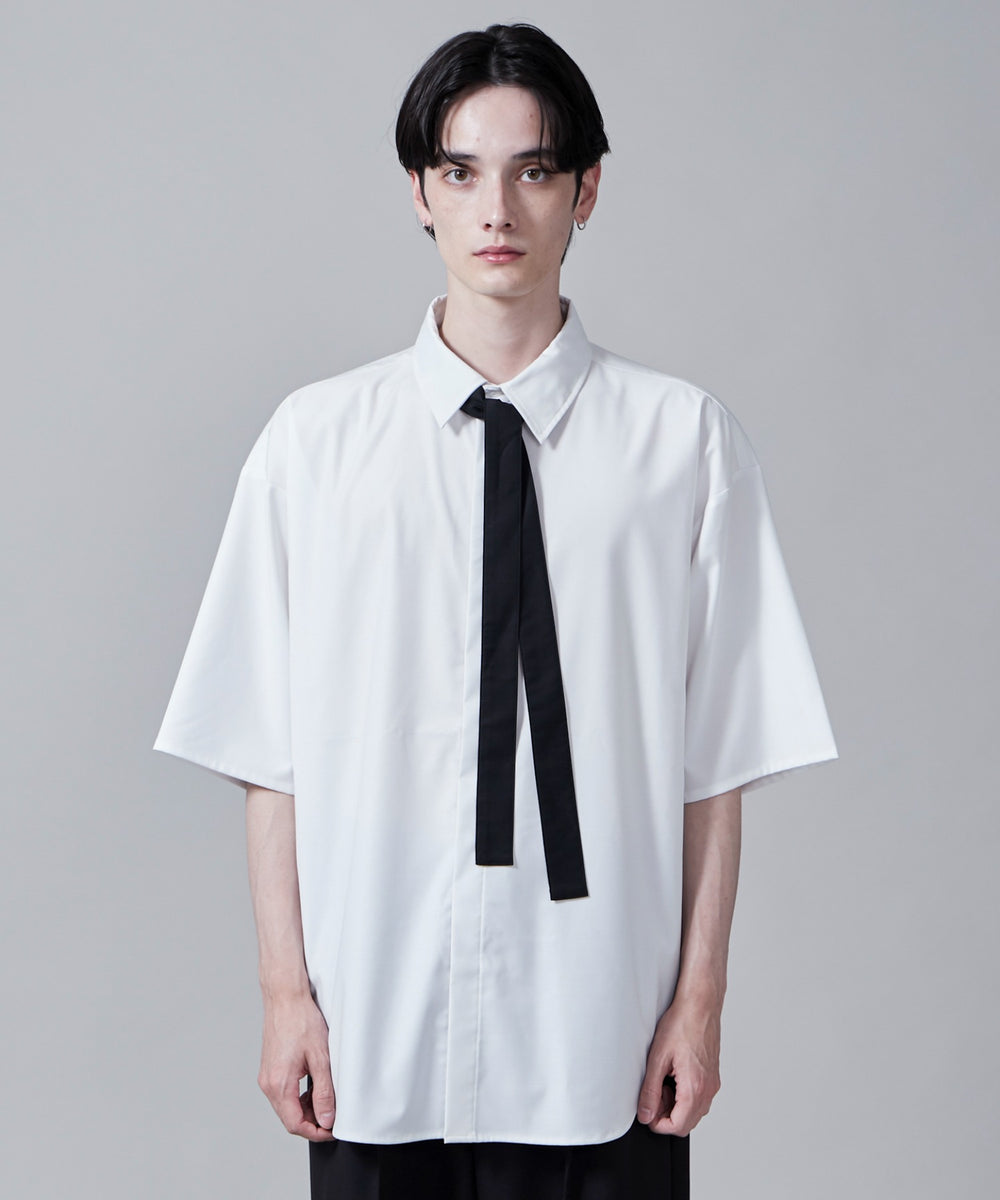 ホワイト モデル：180cm L着用