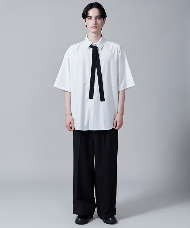 ホワイト モデル：180cm L着用