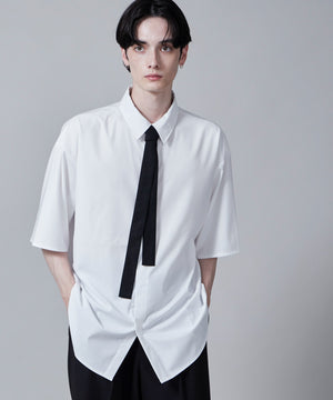 ホワイト モデル：180cm L着用