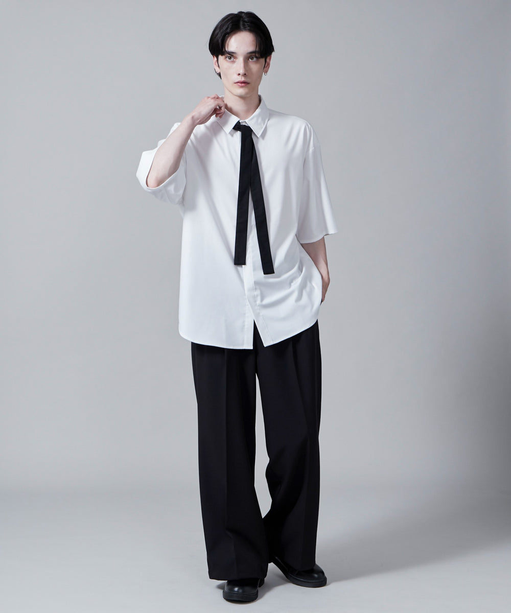 ホワイト モデル：180cm L着用