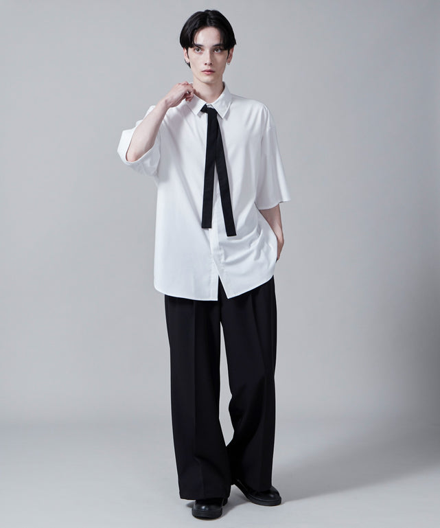 ホワイト モデル：180cm L着用