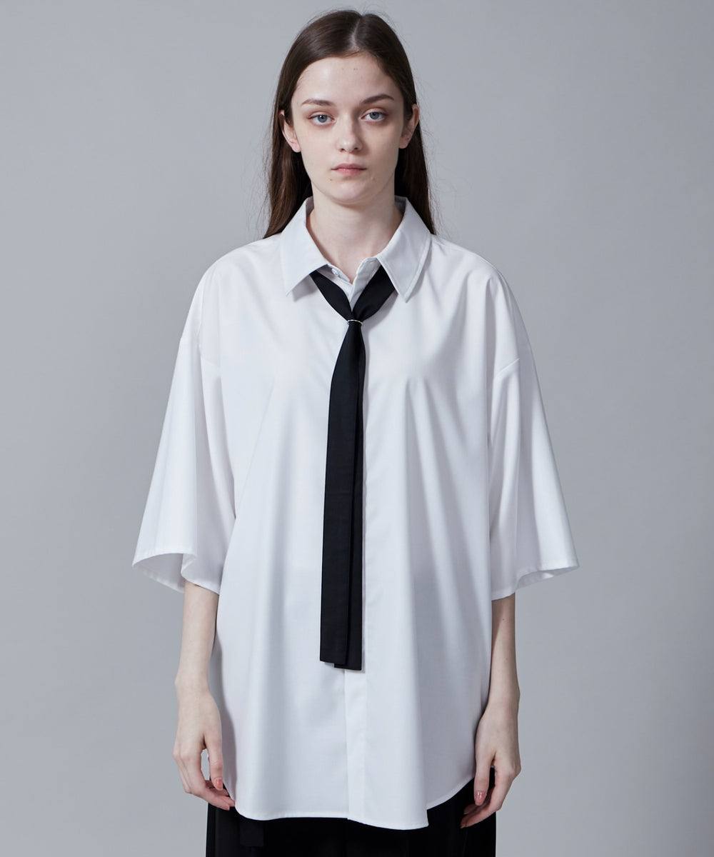 ホワイト モデル：173cm L着用