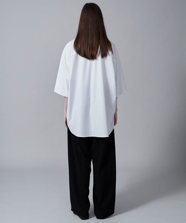 ホワイト モデル：173cm L着用