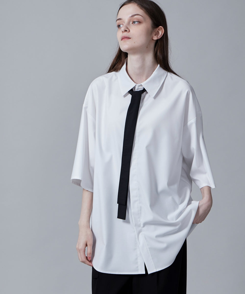 ホワイト モデル：173cm L着用