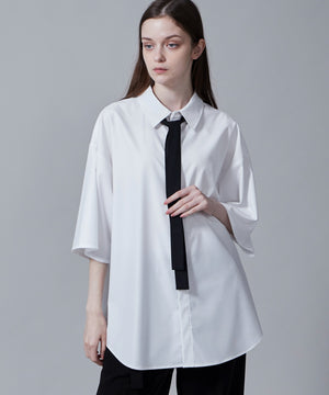 ホワイト モデル：173cm L着用