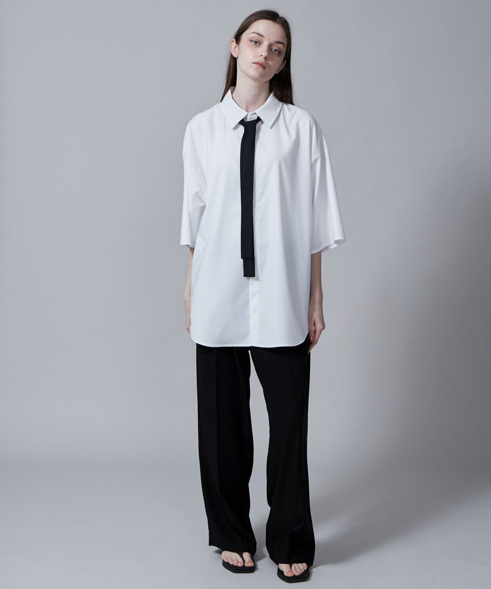 ホワイト モデル：173cm L着用