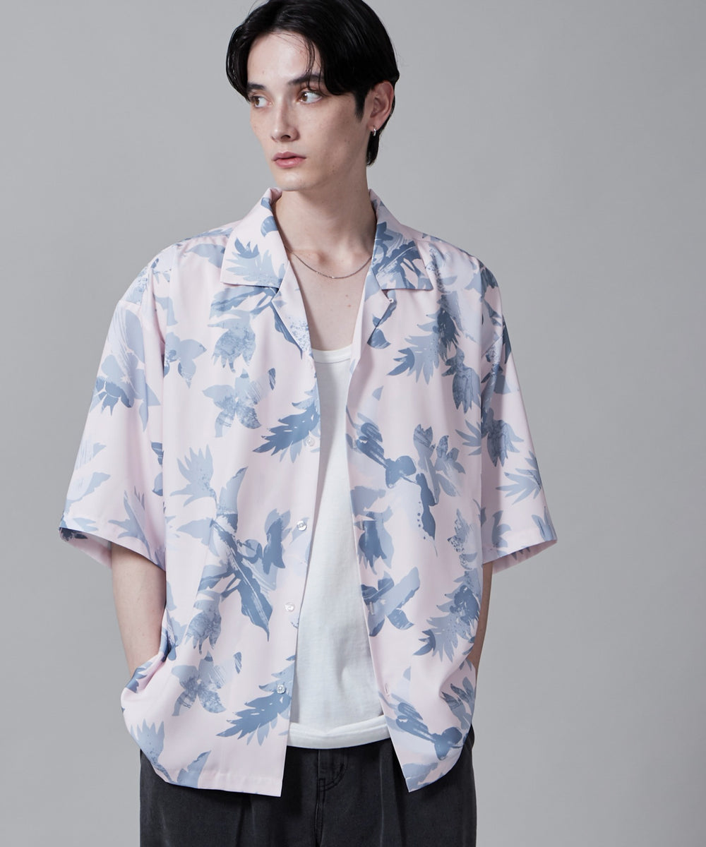 ピンク モデル：180cm L着用