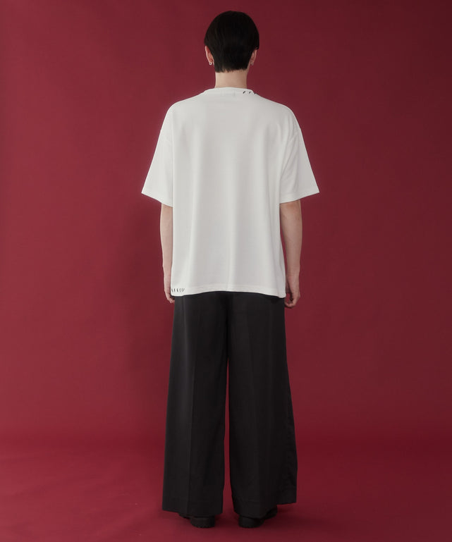 ホワイト モデル：180cm L着用