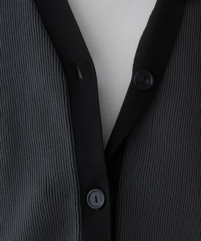 ブラック モデル：180cm L着用