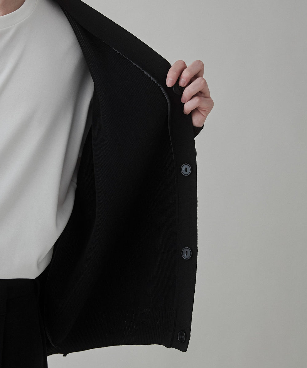 ブラック モデル：173cm L着用