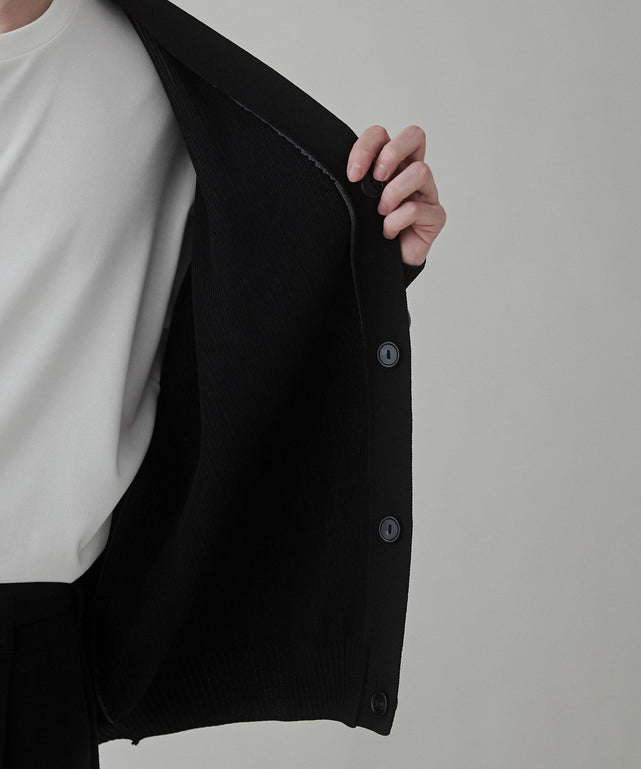 ブラック モデル：173cm L着用