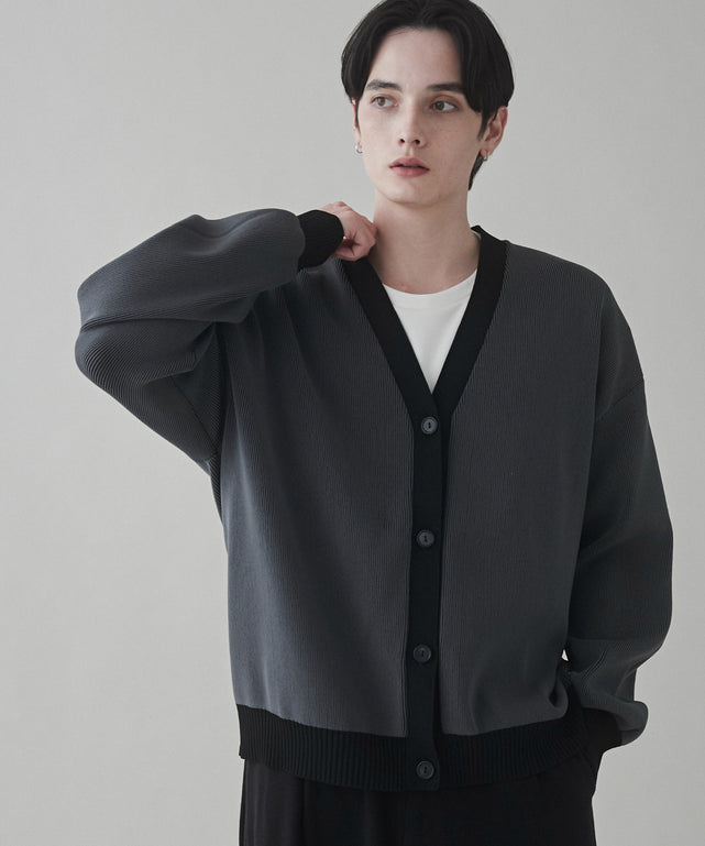 ブラック モデル：180cm L着用