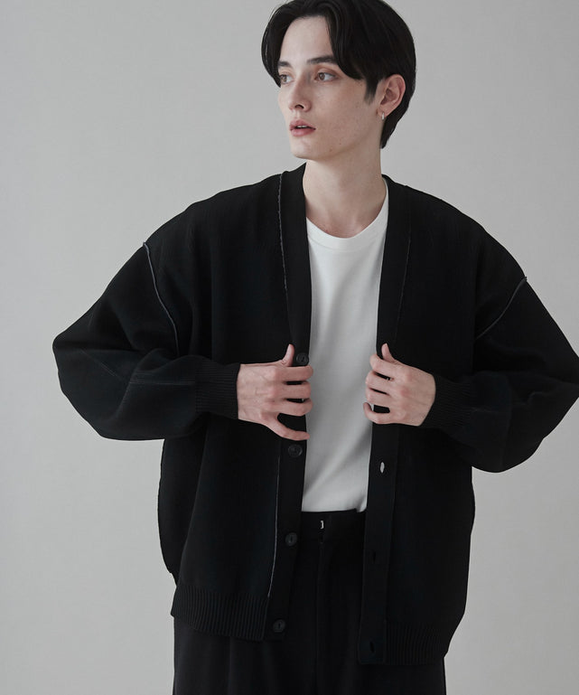 ブラック モデル：180cm L着用