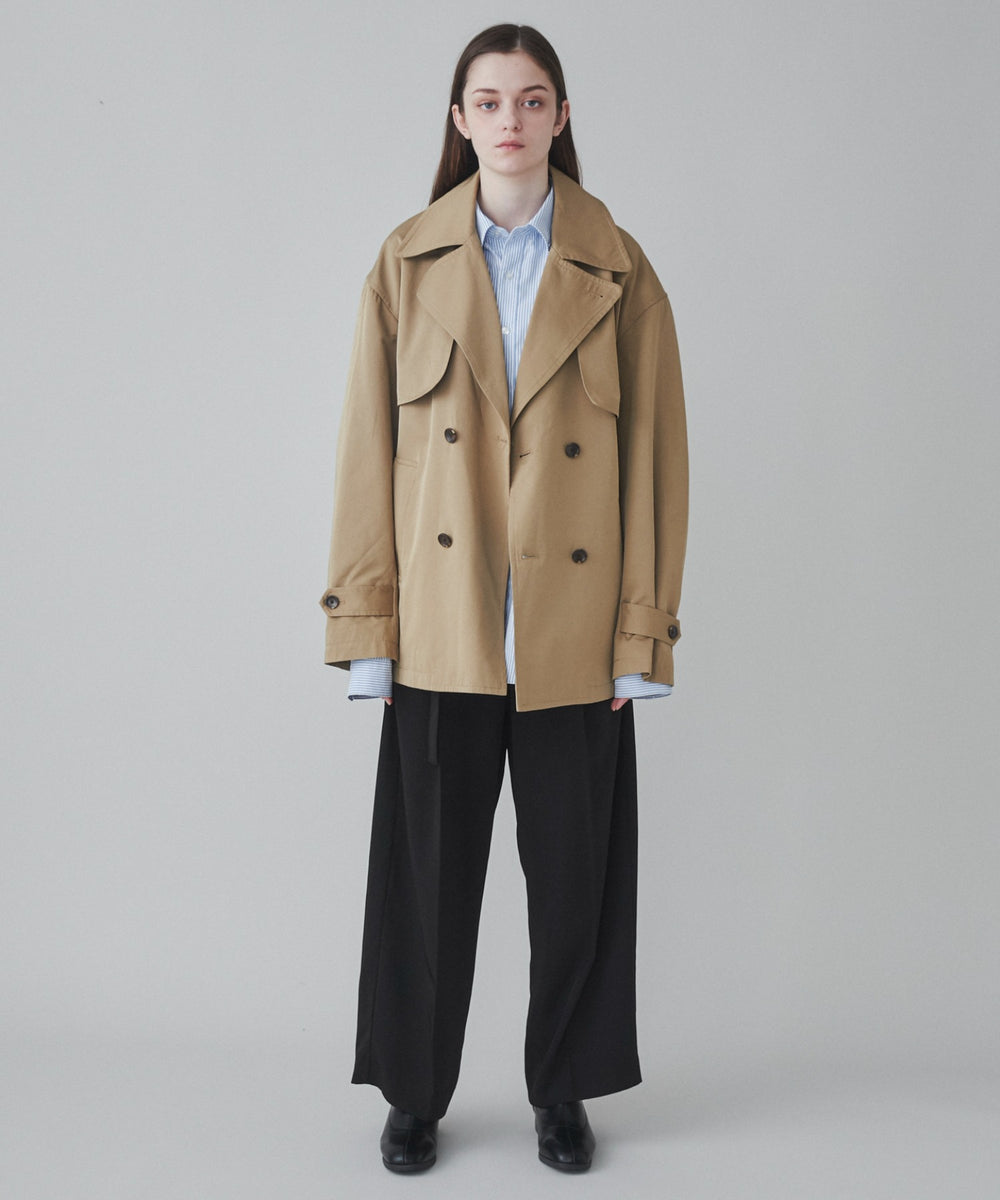 ベージュ モデル：173cm L着用