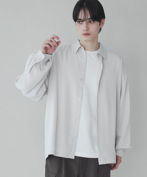 Lベージュ モデル：180cm L着用